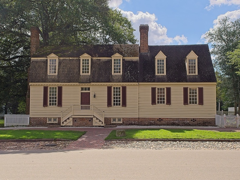 Colonial house